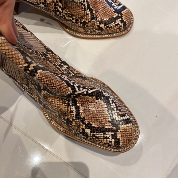 Vince Camuto snake skin booties. Brand new - Picture 3 of 8